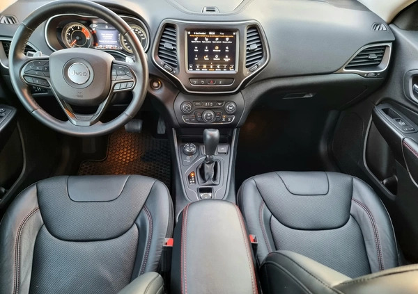 Jeep Cherokee cena 85800 przebieg: 33000, rok produkcji 2019 z Wrocław małe 379